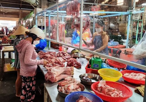Thực phẩm tươi sống dồi dào, giá cả ổn định
