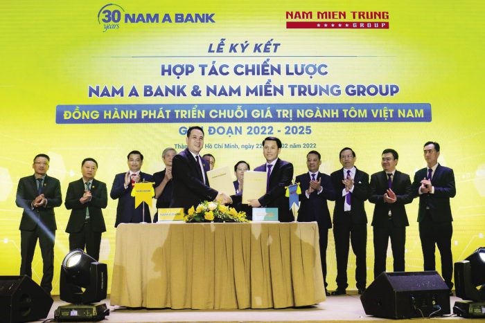 Nam Miền Trung bắt tay với Nam A Bank: Rót 30.000 tỷ đồng cho con tôm Việt